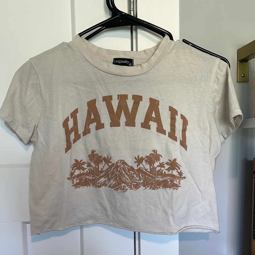 Dry Goods Cream Graphic Crop T-Shirt